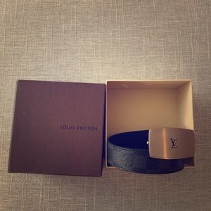 Louis Vuitton men’s size 32 belt.